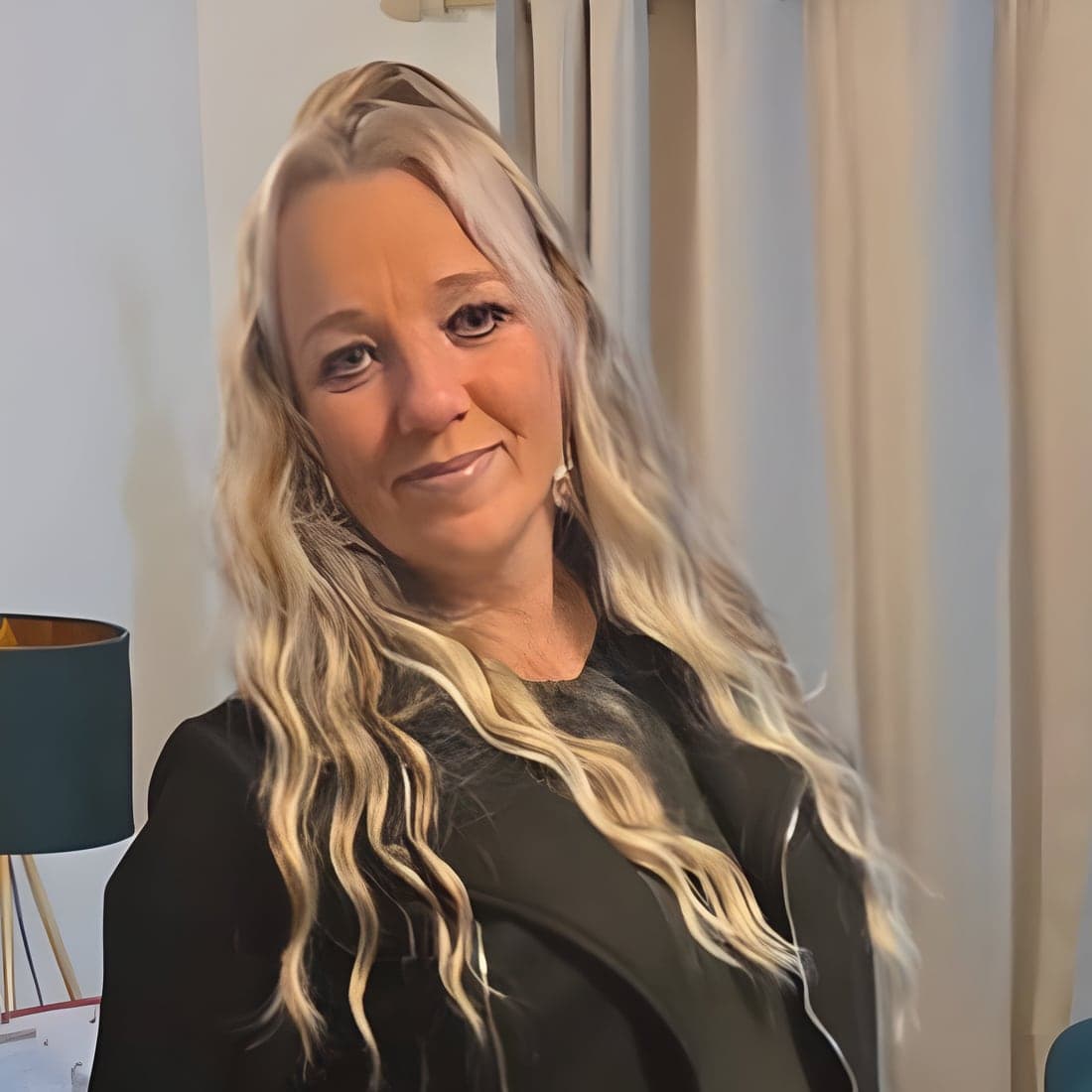 Kelly, owner of Kell's Care 2 Clean, at home in Nottinghamshire